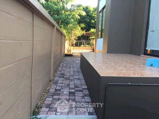 Haus zum Kauf mit 3 Zimmer in Si Racha, Chonburi