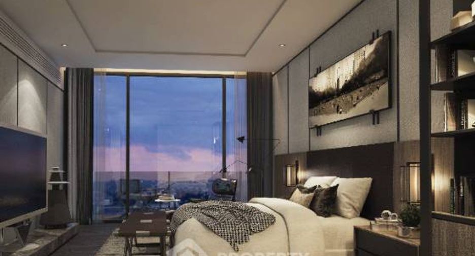For sale 3 bedrooms condo in Watthana, Bangkok