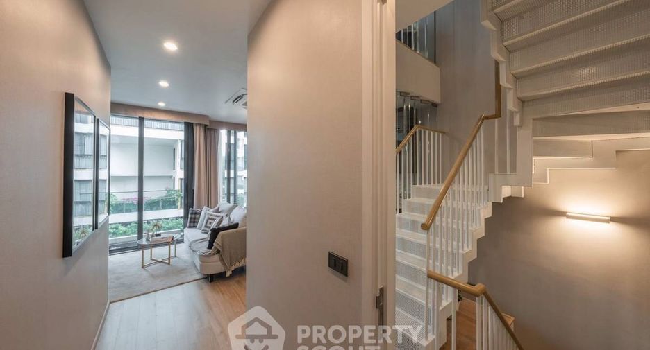 For sale 4 bedrooms townhouse in Phra Khanong, Bangkok