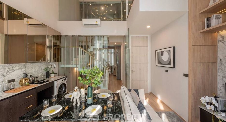 For sale 4 bedrooms townhouse in Phra Khanong, Bangkok