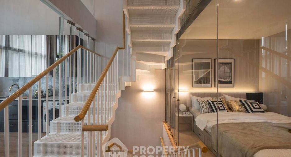 For sale 4 bedrooms townhouse in Phra Khanong, Bangkok