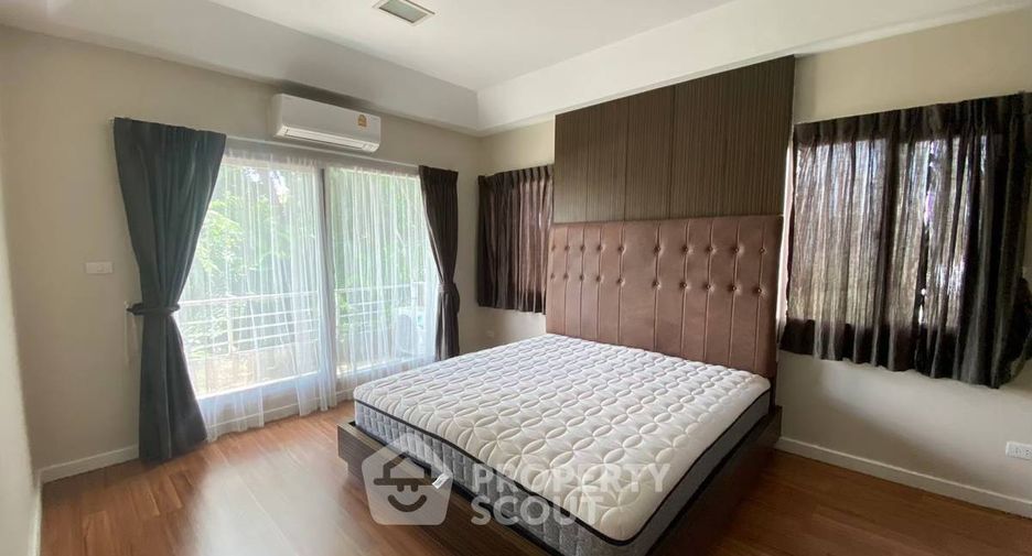 For sale 3 bedrooms house in Khlong Sam Wa, Bangkok