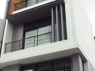 For sale 3 ベッドルーム townhouse in Saphan Sung, Bangkok
