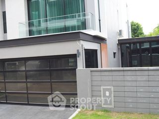 For sale 3 ベッドルーム townhouse in Saphan Sung, Bangkok