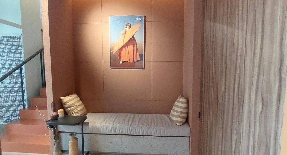 For sale 4 bedrooms house in Lat Phrao, Bangkok
