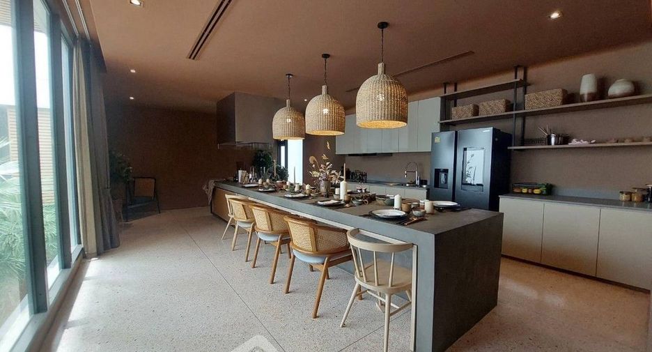 For sale 4 bedrooms house in Lat Phrao, Bangkok