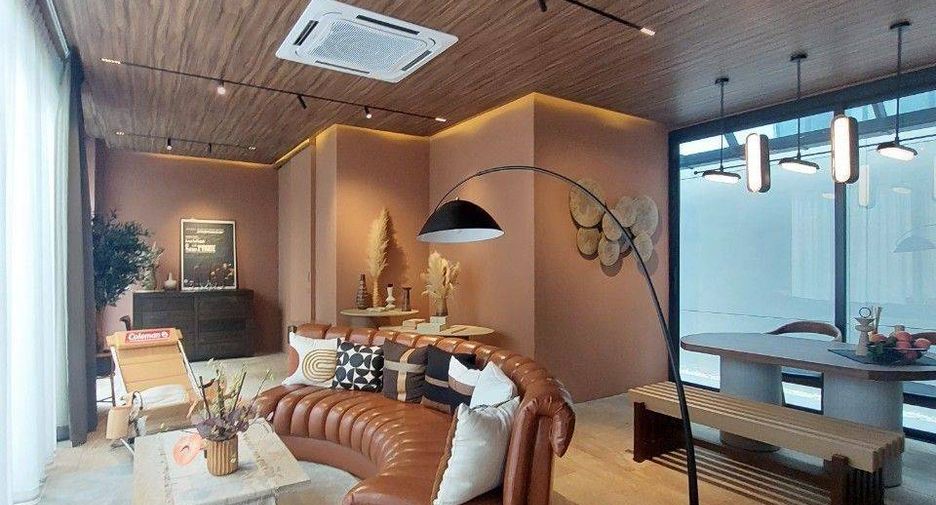 For sale 4 bedrooms house in Lat Phrao, Bangkok