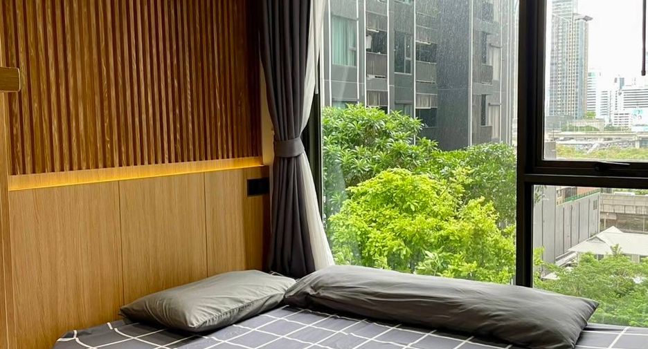 À vendre 2 chambres condo à Huai Khwang, Bangkok