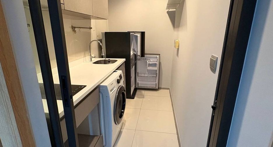 À vendre 2 chambres condo à Huai Khwang, Bangkok