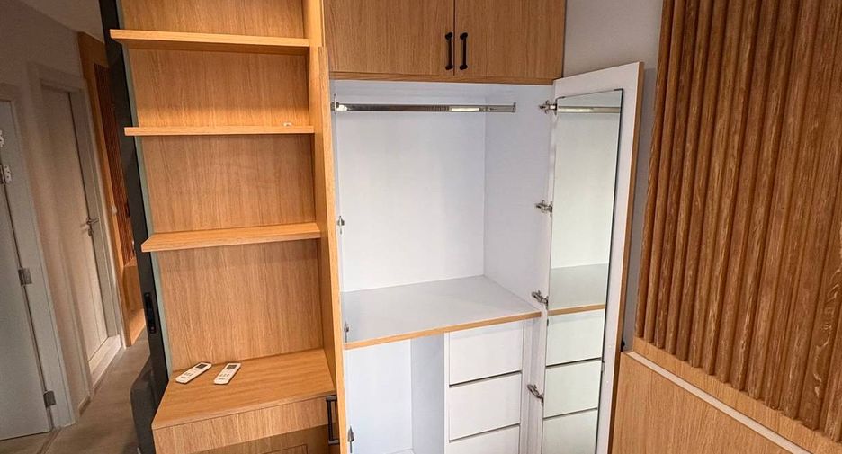 À vendre 2 chambres condo à Huai Khwang, Bangkok