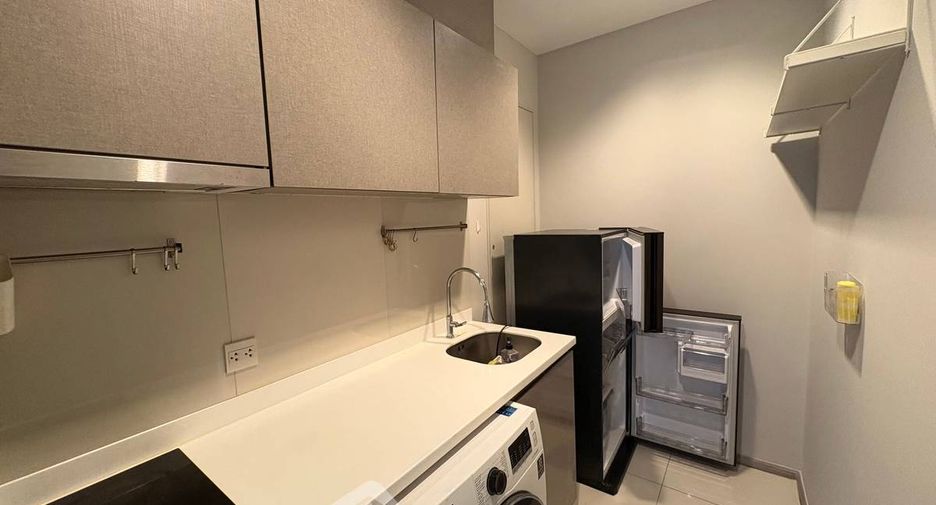 À vendre 2 chambres condo à Huai Khwang, Bangkok