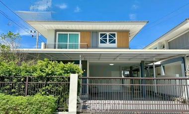 For sale 4 bedrooms house in East Pattaya, Pattaya