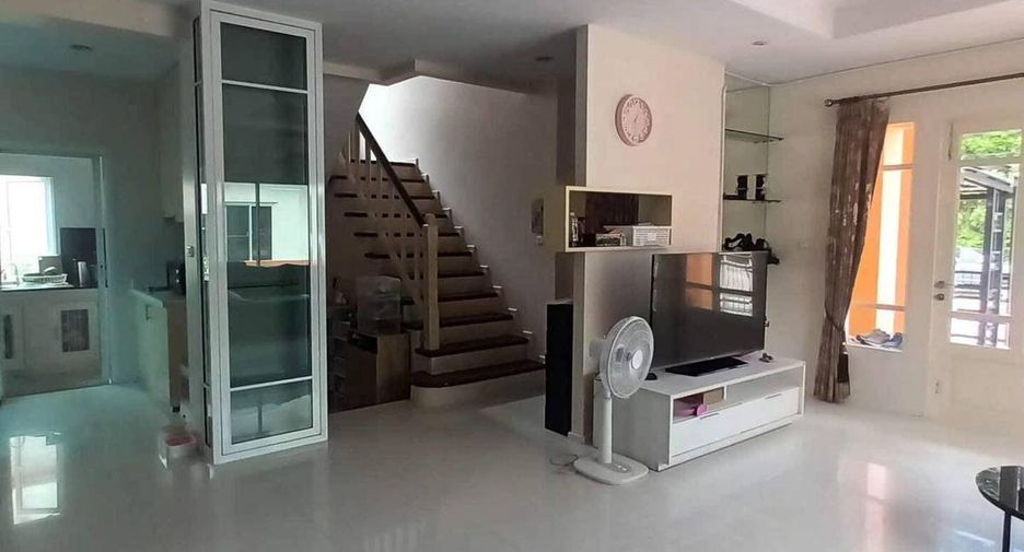 For sale 3 bedrooms house in Lat Krabang, Bangkok