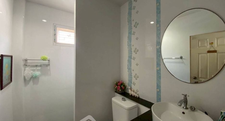 For sale 3 ベッドルーム house in Sattahip, Chonburi
