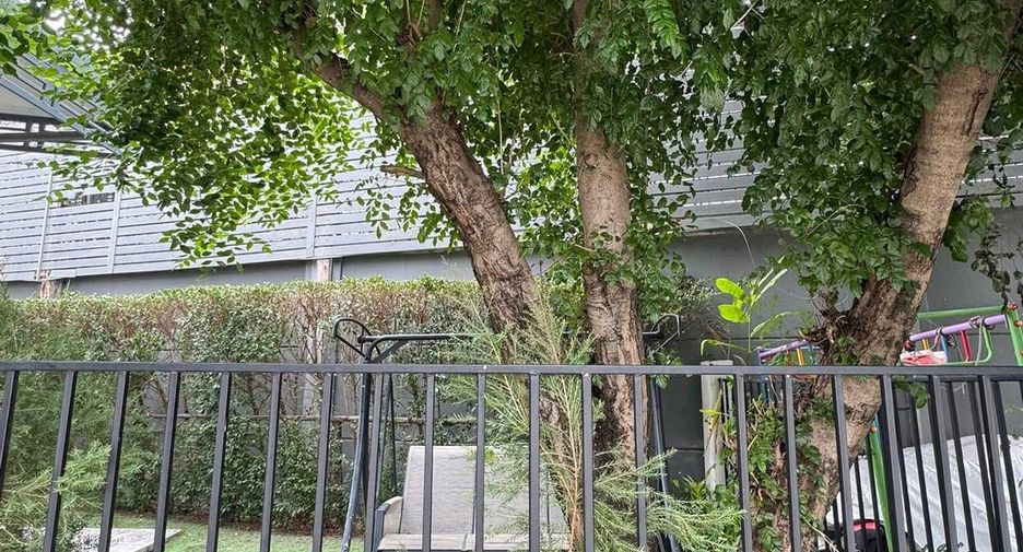 For rent and for sale 4 bedrooms house in Bang Kapi, Bangkok