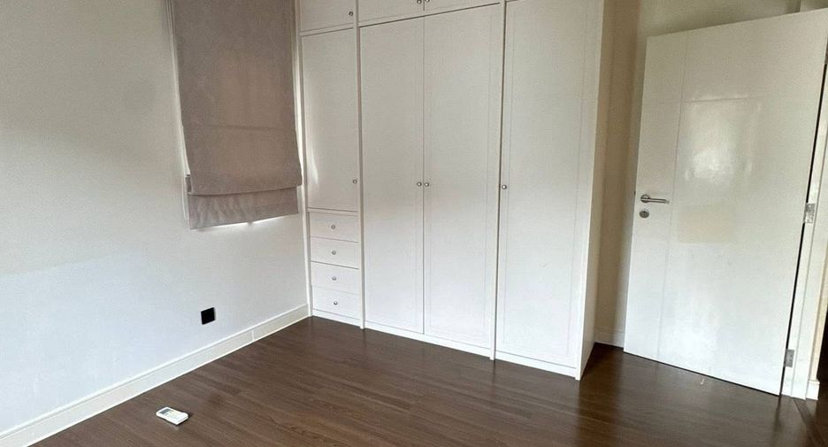 For rent and for sale 4 bedrooms house in Bang Kapi, Bangkok