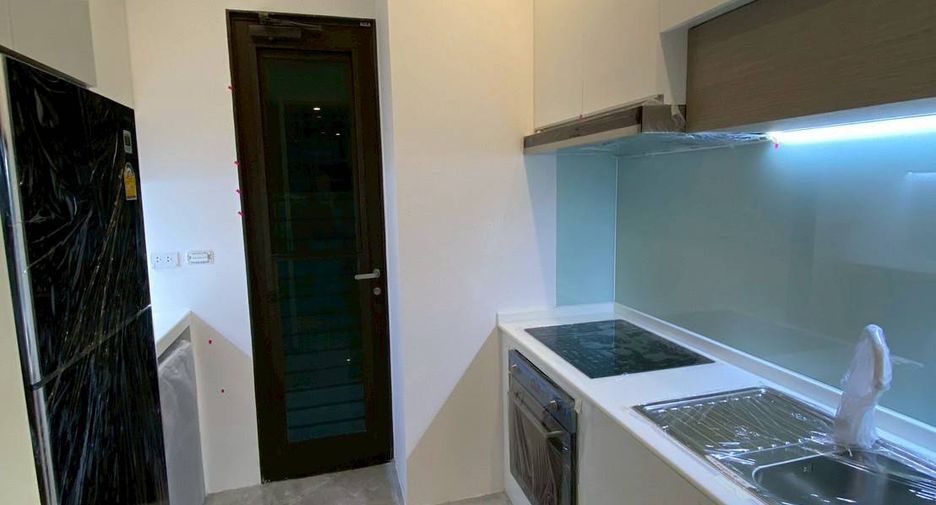 For sale 4 bedrooms house in Lat Phrao, Bangkok