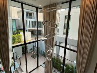 For sale 4 bedrooms house in Lat Phrao, Bangkok