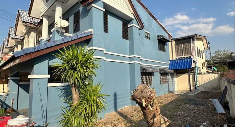 Casa adosada en venta de 3 habitaciones en Mueang Chon Buri, Chonburi