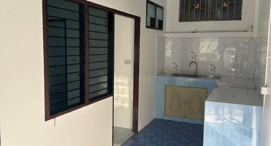 Casa adosada en venta de 3 habitaciones en Mueang Chon Buri, Chonburi