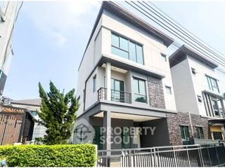 Reihenhaus zum Kauf mit 4 Zimmer in Thung Khru, Bangkok