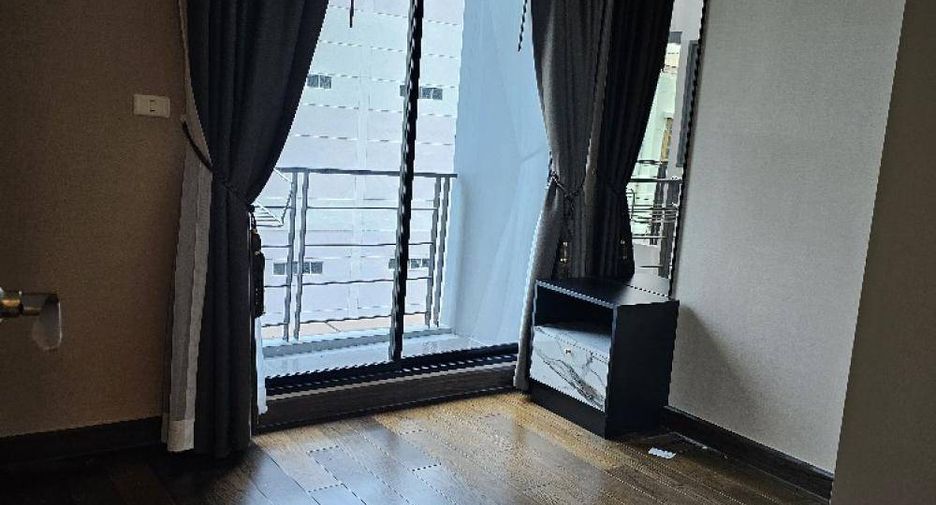 For sale 2 bedrooms condo in Khlong San, Bangkok