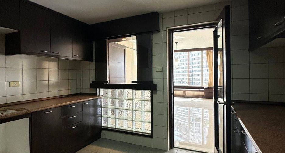 For sale 3 bedrooms condo in Pathum Wan, Bangkok