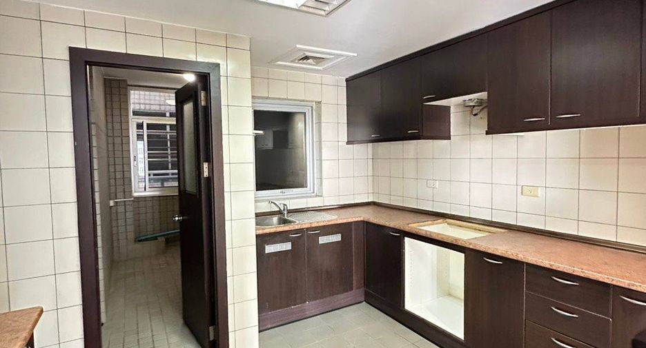 For sale 3 bedrooms condo in Pathum Wan, Bangkok