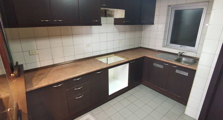 For sale 3 bedrooms condo in Pathum Wan, Bangkok