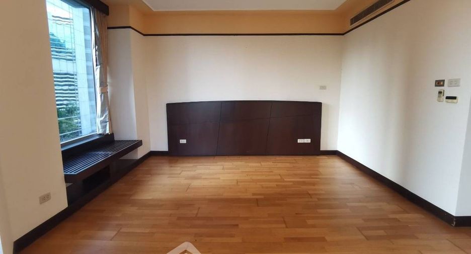 For sale 3 bedrooms condo in Pathum Wan, Bangkok
