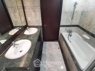 À vendre 3 chambres condo à Pathum Wan, Bangkok