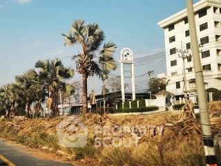 Haus zum Kauf mit 1 Zimmer in Bang Lamung, Chonburi