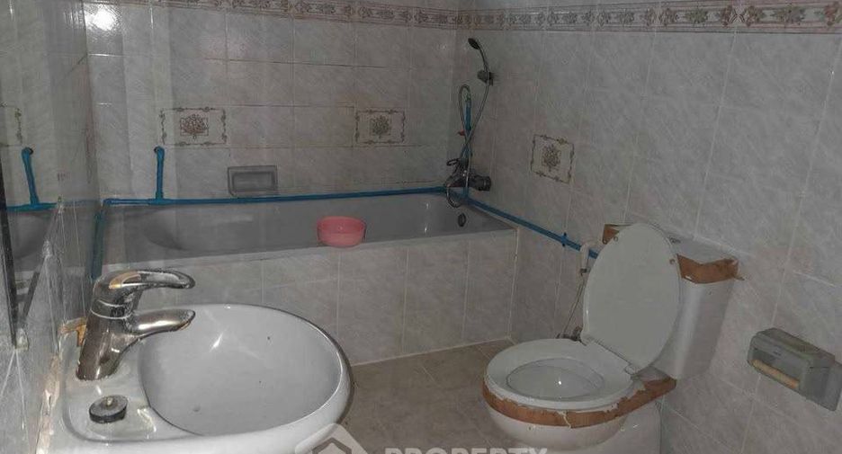 For sale 3 bedrooms house in Phan Thong, Chonburi
