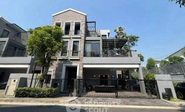 出售 5 卧室 独立屋 在 Lat Phrao, 曼谷