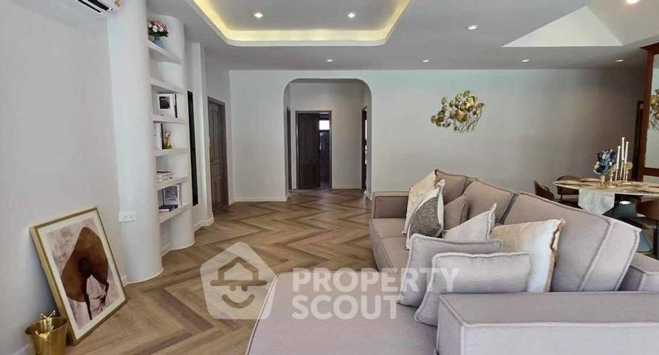 À vendre 4 chambres maison à East Pattaya, Pattaya