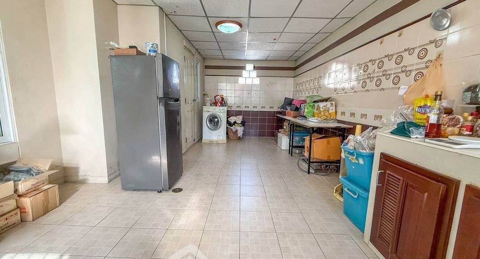 For sale 3 bedrooms house in Si Racha, Chonburi