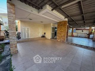 Haus zum Kauf mit 3 Zimmer in Si Racha, Chonburi