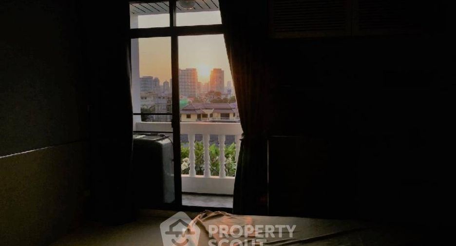For sale 1 bed condo in Watthana, Bangkok