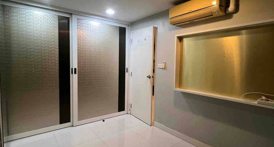 For sale 2 ベッドルーム condo in Khlong San, Bangkok