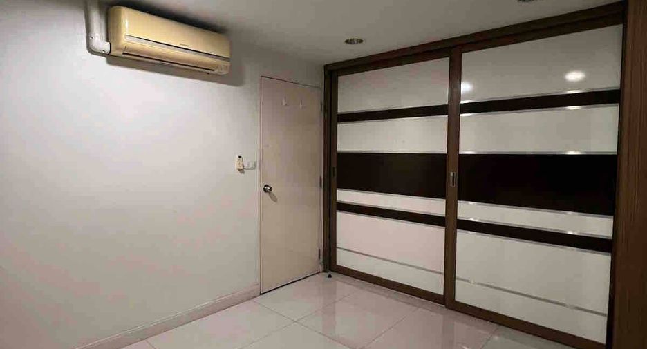 For sale 2 ベッドルーム condo in Khlong San, Bangkok