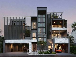 For sale 5 bedrooms house in Bang Kapi, Bangkok