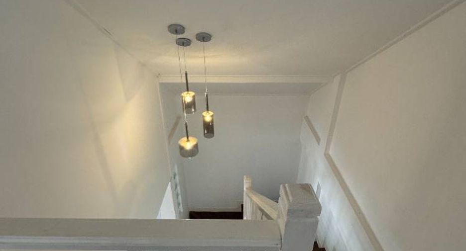For sale 5 bedrooms house in Saphan Sung, Bangkok