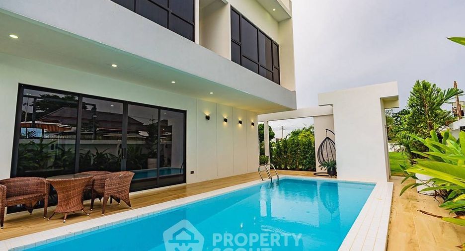 For sale 4 bedrooms villa in East Pattaya, Pattaya
