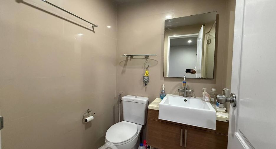 For sale 1 bed condo in Watthana, Bangkok