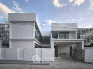 Villa zum Kauf mit 5 Zimmer in Bang Lamung, Chonburi