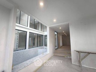 Villa zum Kauf mit 5 Zimmer in Bang Lamung, Chonburi