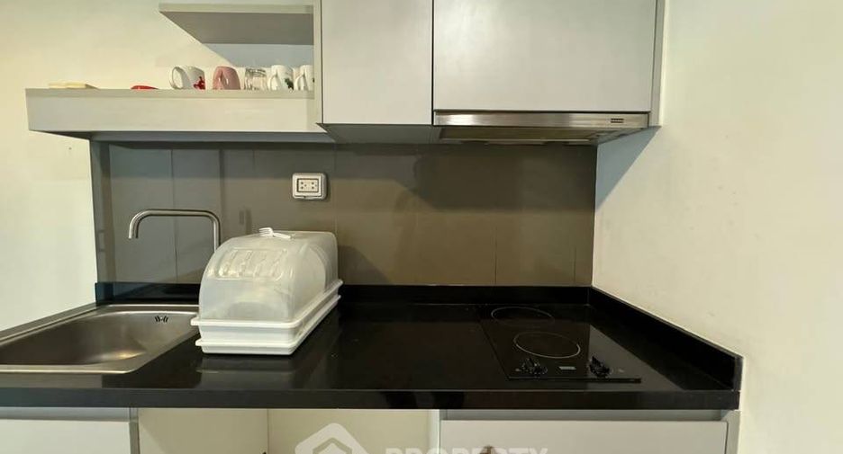 For sale 1 bed condo in Khlong Toei, Bangkok