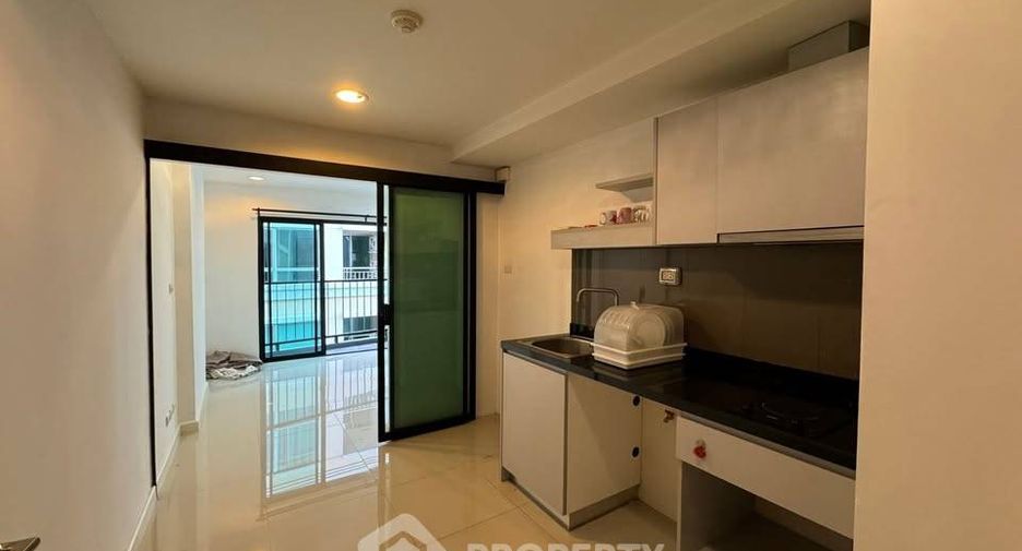 For sale 1 bed condo in Khlong Toei, Bangkok