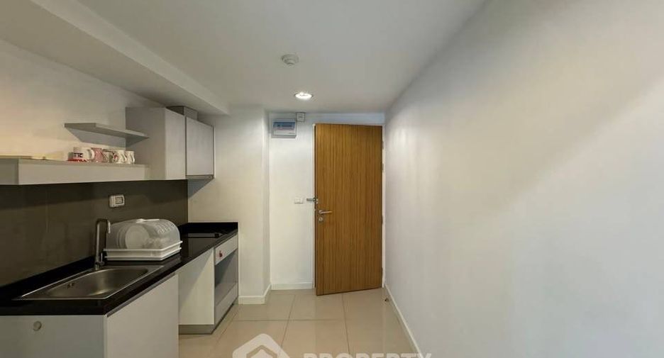 For sale 1 bed condo in Khlong Toei, Bangkok
