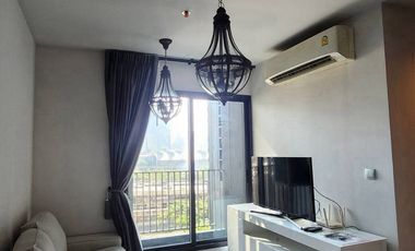 Condo en alquiler y en venta de 2 habitaciones en Huai Khwang, Bangkok